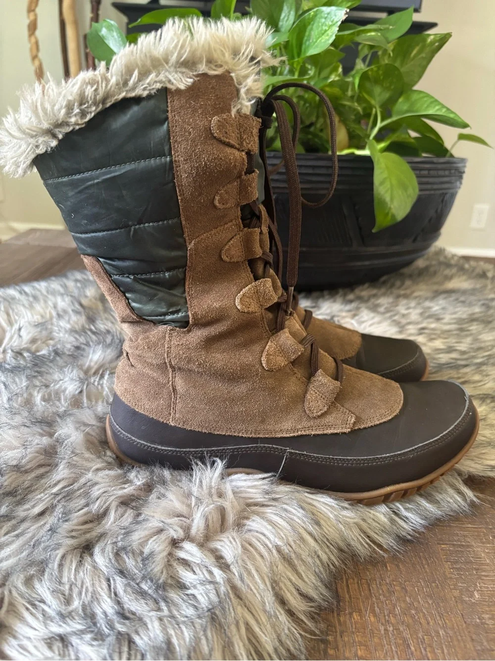 North Face Nuptse Purna Ice Pick Women's Faux-Fur Lace-Up Winter Boots Sz 10